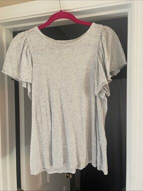 Old Navy Heather Light Gray Flutter Sleeve Tee